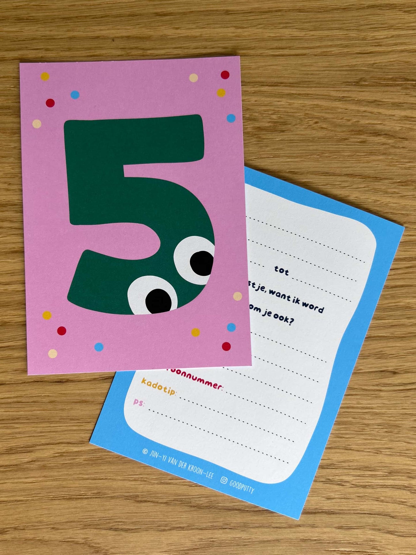 Front and back designs of the number 5 birthday party invitation cards