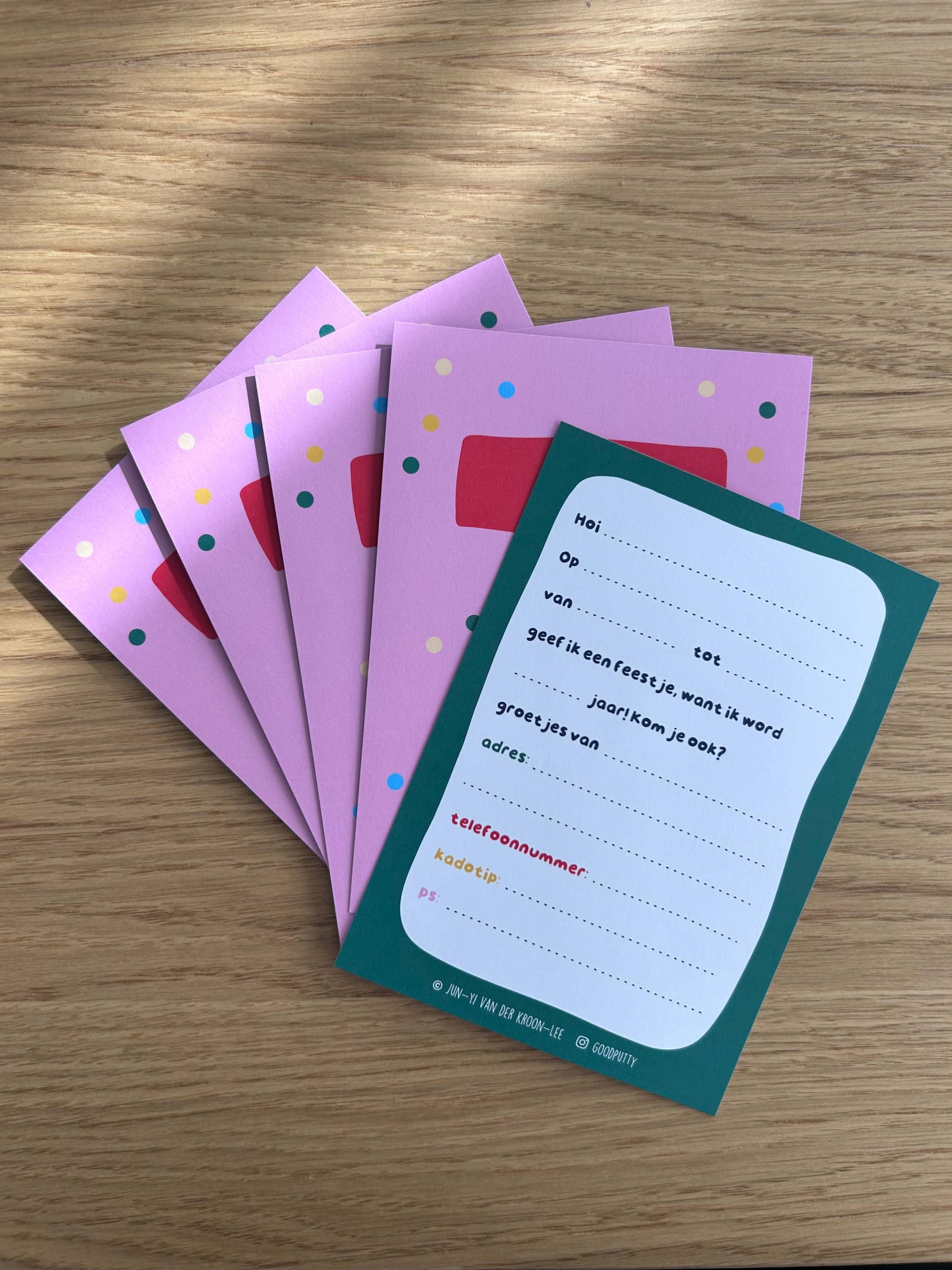 Set of birthday party invitations for 7 year olds